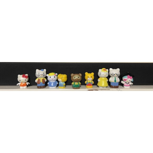 Hello Kitty Squinkie Figurines-Set of 9 With Play Mat - Picture 2 of 8